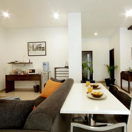 Omah Dasar Hotel 雅加达 外观 照片